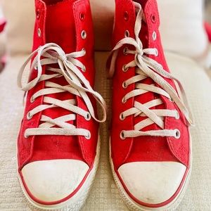 Red classic converse size 10